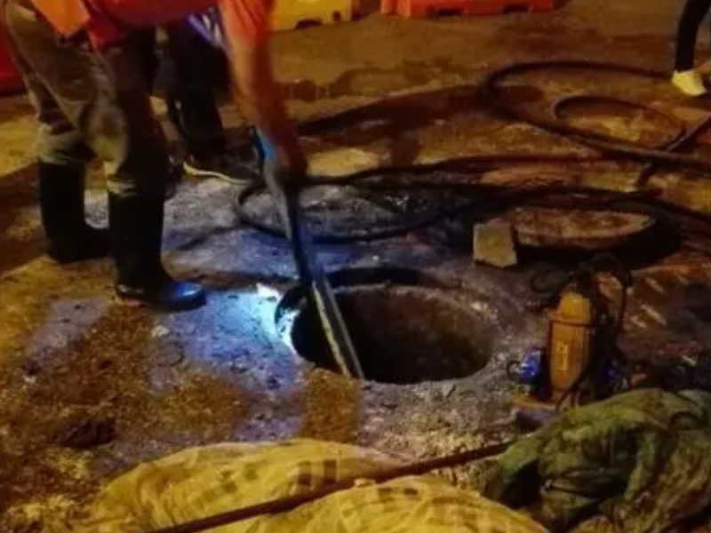 南宁江南中央空调维修安装清洗不制冷加雪种上门服务